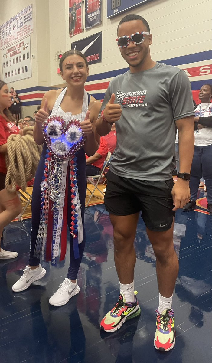 2022 AHS Junior Homecoming Duke and Duchess represent Woodcreek Middle School well!  I remember having both of the 2 in my 6th grade Science class!  #BeEliteWMS