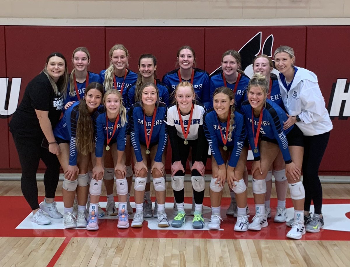 BadgerVolleybal's tweet photo. Aurora Invite Champs!!!! 💙🏐 🥇 https://t.co/TqiJO4Jdqc