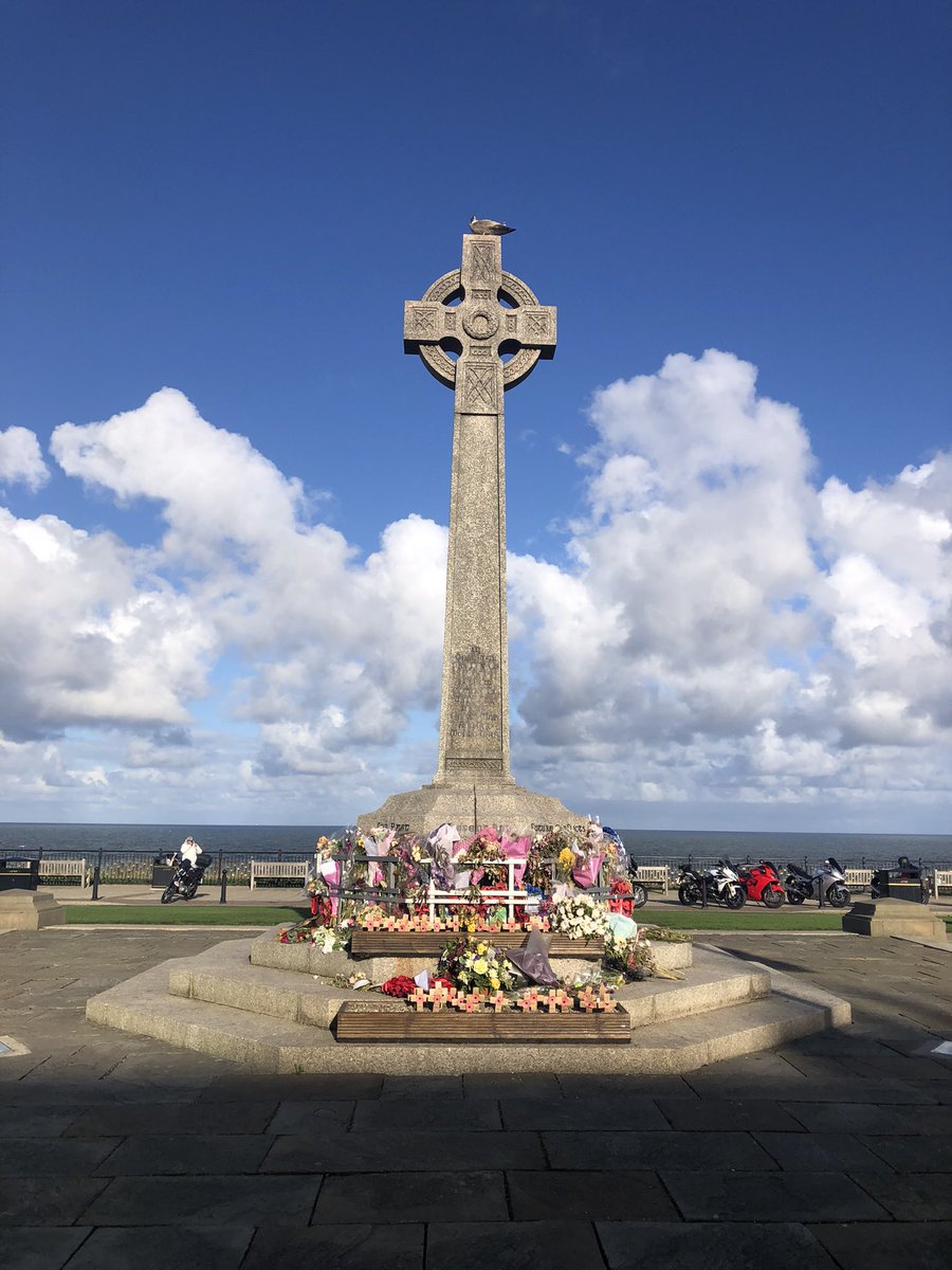 LauraGrindon's tweet photo. @AndyJMAdams @EastLancsWFA @RoyalNavy Seaham War Memorial https://t.co/sIYKU35Szl