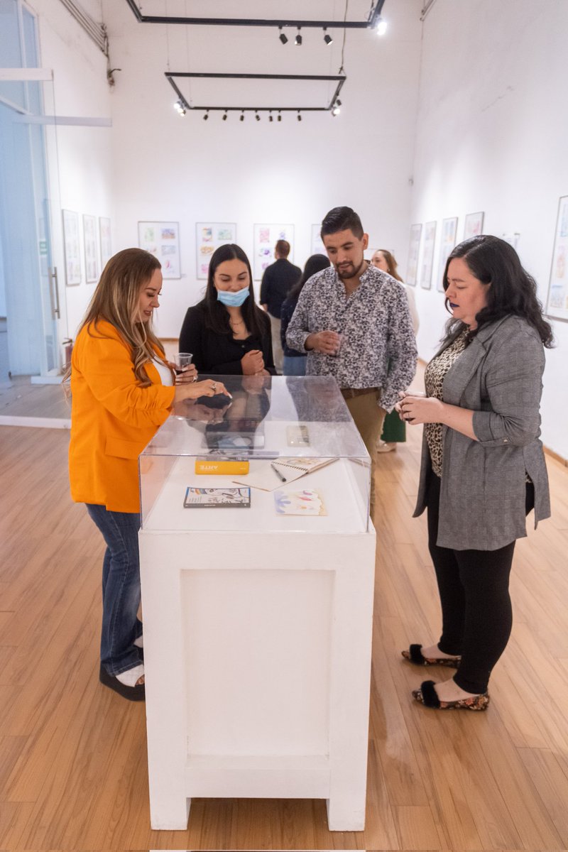 iceddgo's tweet photo. 23 sep 22 - Exposición de #Pintura "Representación Escafondrica" en el Museo de Historia y Arte Contemporáneo “Palacio de los Gurza”.

Fotografías: Centro Cultural Multimedia.

#Durango #México #Cultura https://t.co/Ml9x8qy5SU
