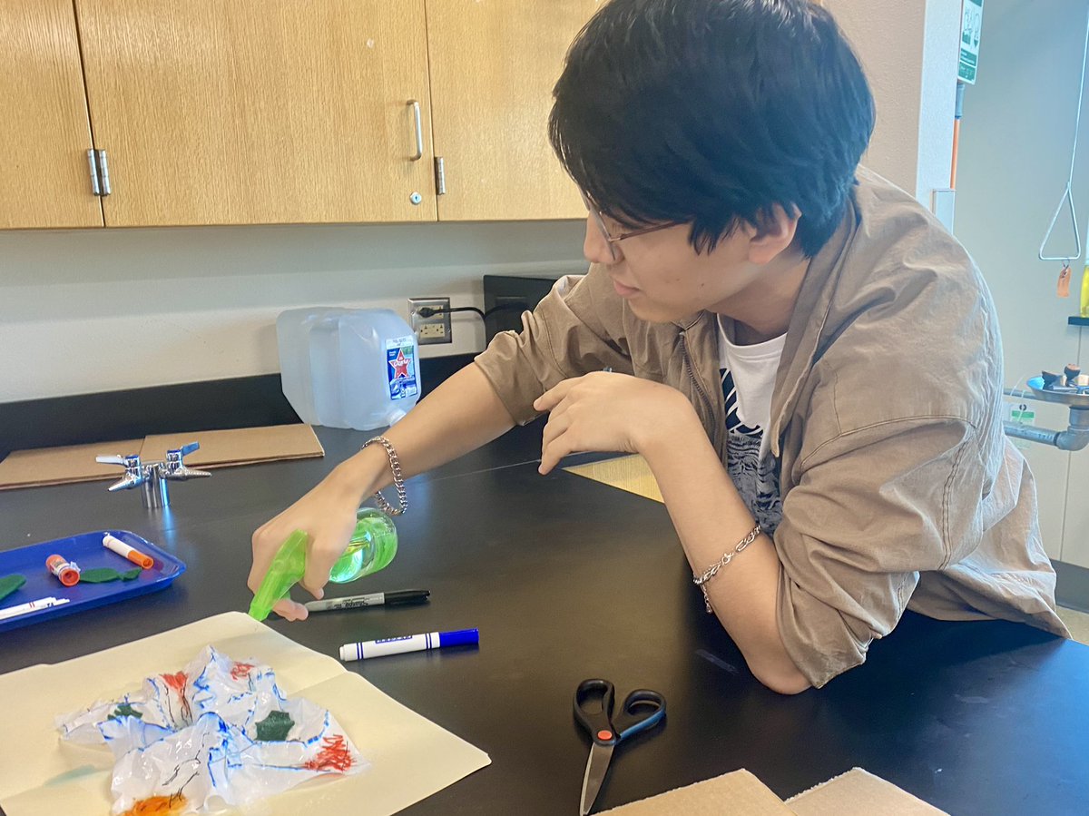 LittlejohnAPES's tweet photo. AP Environmental Science students learning about watersheds. @FHSRaccoons #FHSRaccoons https://t.co/AbjB58YOnH