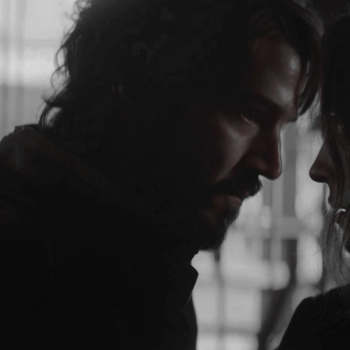 —

　　　❝They can't imagine that sᴏᴍᴇᴏɴᴇ ʟɪᴋᴇ ᴍᴇ would ever get ɪɴsɪᴅᴇ their houses.❞

　　　　　　❴ n̶o̶ ̶o̶n̶e̶ ❵

　›　#SWRP • #RogueOne • #Andor   
　›　ESP/ENG.
　›　Open to plot. Crossovers/AU welcomed.
　›　#Nɪɢʜᴛᴍᴀʀᴇ.