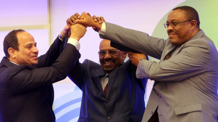 TirusewAsefa's tweet photo. A powerful statement by #Ethiopian Deputy PM on #UNGA77 on the significance of #GERD achievement to date.
“Our project [#GERD] commenced lighting our homes and fulfilling inter-generational aspiration”. 
When all is said and done this will be what changed #Ethiopia's trajectory. https://t.co/okREi8XMdK