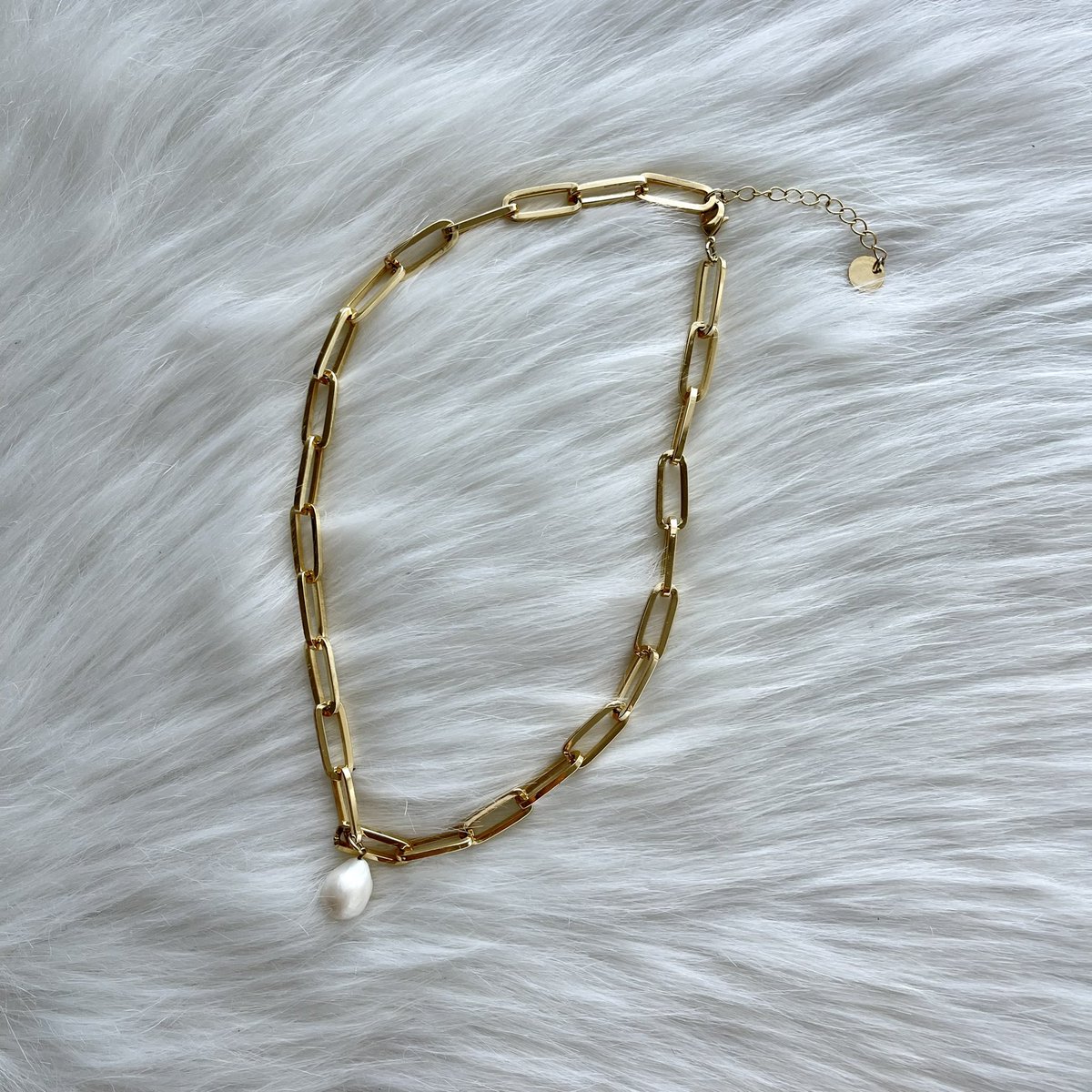 ROSIER_Jewelry's tweet photo. 18K Gold Plated Pearl Charm Necklace 🧡   - 18k Plated Gold Stainless Steel - Smile Face Charm - Fresh Water Pearl Charm - Paperclip Chain

🛍SHOP NOW
https://t.co/jLT8mJoL69 

#necklace #goldnecklace #pearlnecklace #goldjewelry #18kgold #ゴールドアクセ #パールアクセ https://t.co/BRnL39XhPL
