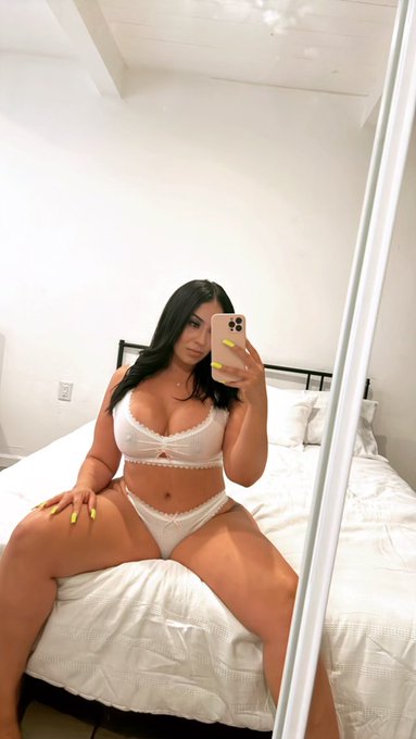 Watch missmichelleyg's leaked NSFW photo on TwXstars