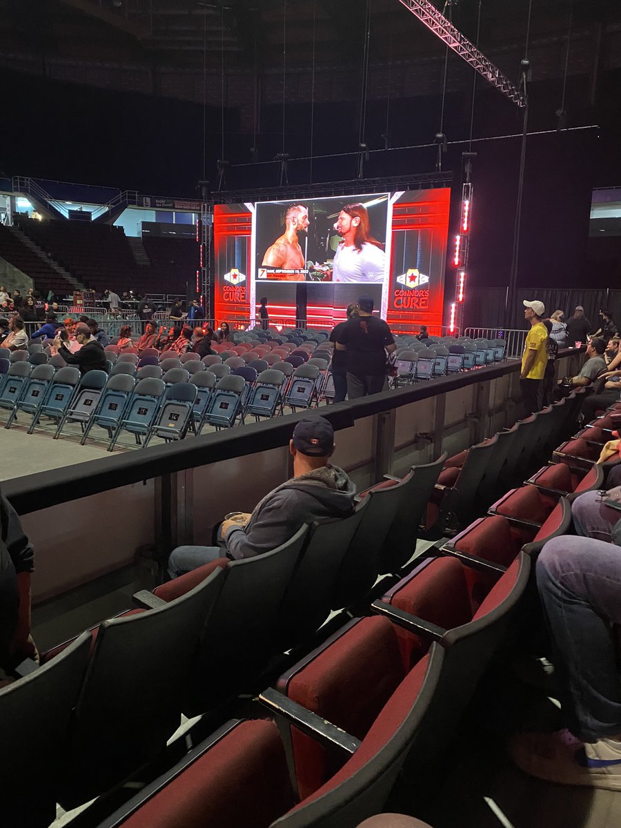 dkeeping's tweet photo. Front and centre! https://t.co/UErH9eLSNK