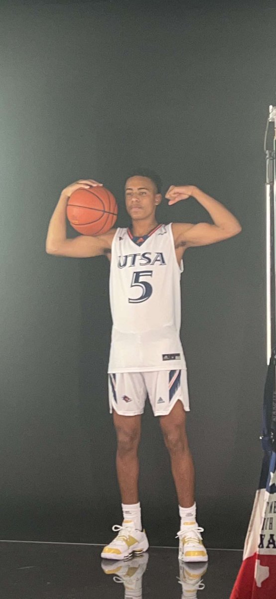 Thank you @CoachHensonUTSA and <a href="/CoachSThompson/">Scott Thompson</a> for the amazing visit today