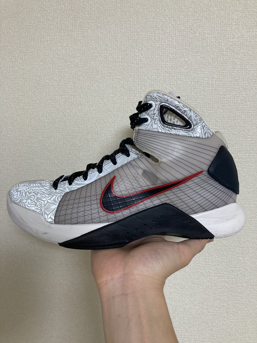 babynohashi's tweet photo. しまった、このタイミングでこれを履かないでどうすんだ
#hyperdunk08
#TheRedeemTeam https://t.co/q2nQYQYLLR