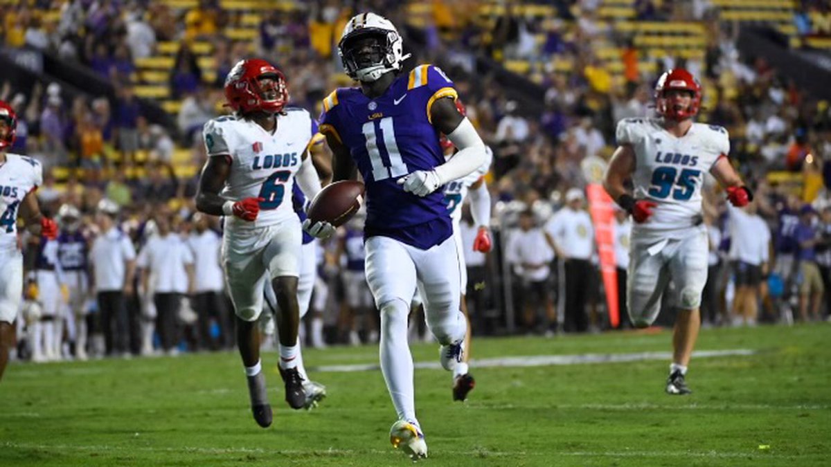 WAFB9Sports's tweet photo. LSU dominate in shutout win over New Mexico https://t.co/mMw4Gphwe9 https://t.co/ScUpZUdXqL