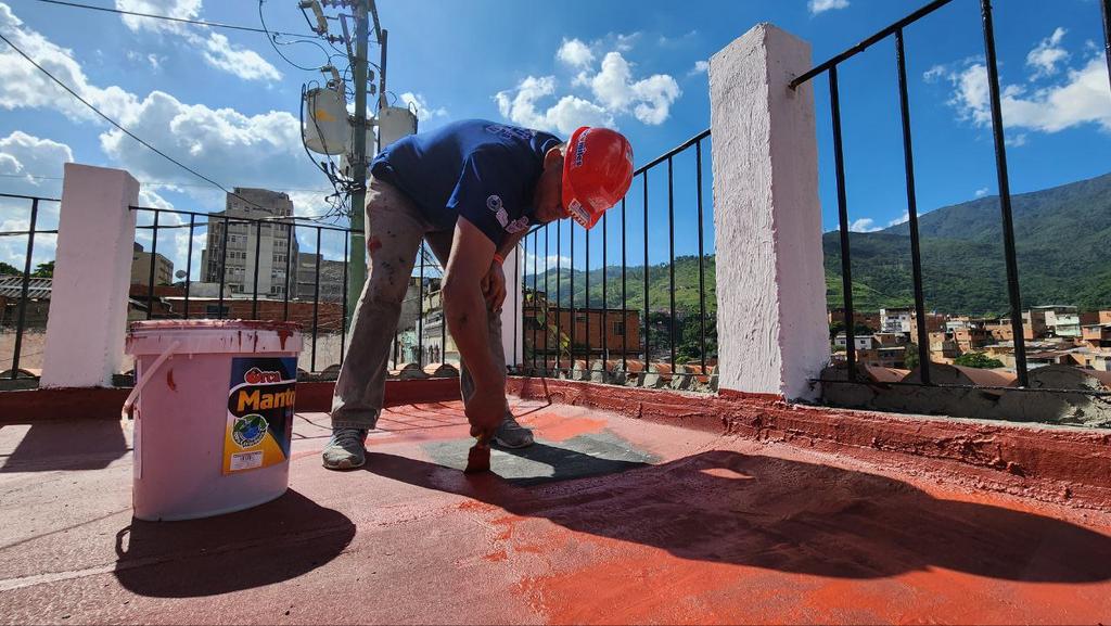 (3/3) Estas acciones responden a las instrucciones emanadas por nuestro Pdte. <a href="/NicolasMaduro/">Nicolás Maduro</a>, de cara al nuevo año escolar 2022-2023 y el reinicio de clases para el mes de #octubre.

<a href="/delcyrodriguezv/">Delcy Rodríguez</a> 
<a href="/Gabrielasjr/">Gabriela Jiménez</a> 
@MPPEDUCACION