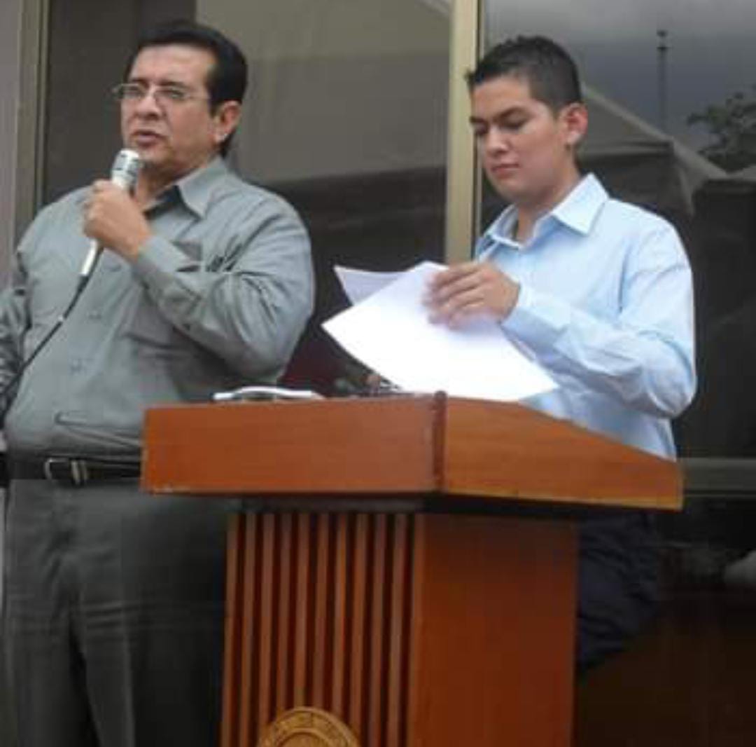 caltinoco5's tweet photo. @YaderMorazan Sea huevon y no lo borre, acordate las cosas como son aprovechas oportunista la farandula, para buscar huesitos cokonse te dio apoyo y formacion, se te olvida ahora que le dieron cafecito a @CNNEE no seras tonto util aqui nuestros recuerdos! Tanto hablas del #PoderJudicial https://t.co/HVw7xfEx4K