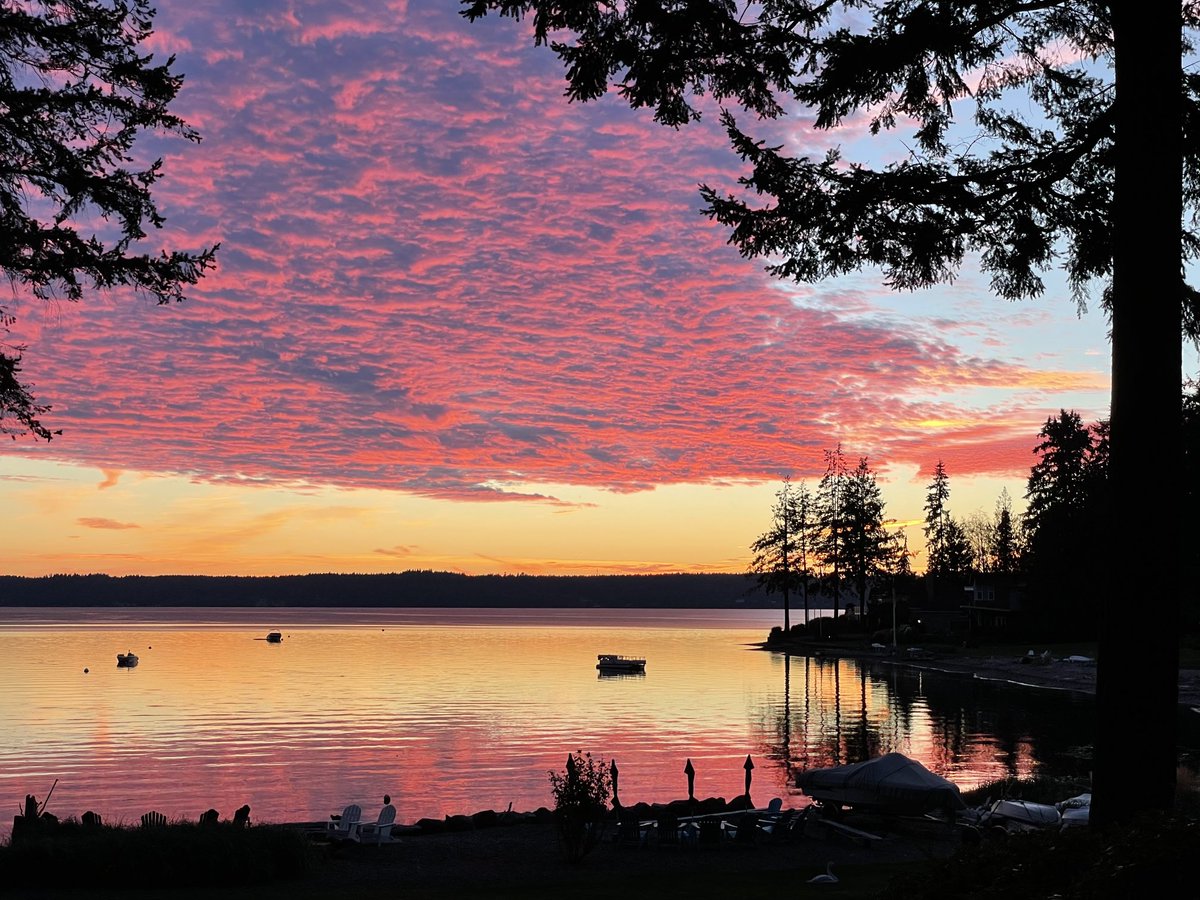 Beautiful (and now chipmunk-free) sunset. #GigHarbor