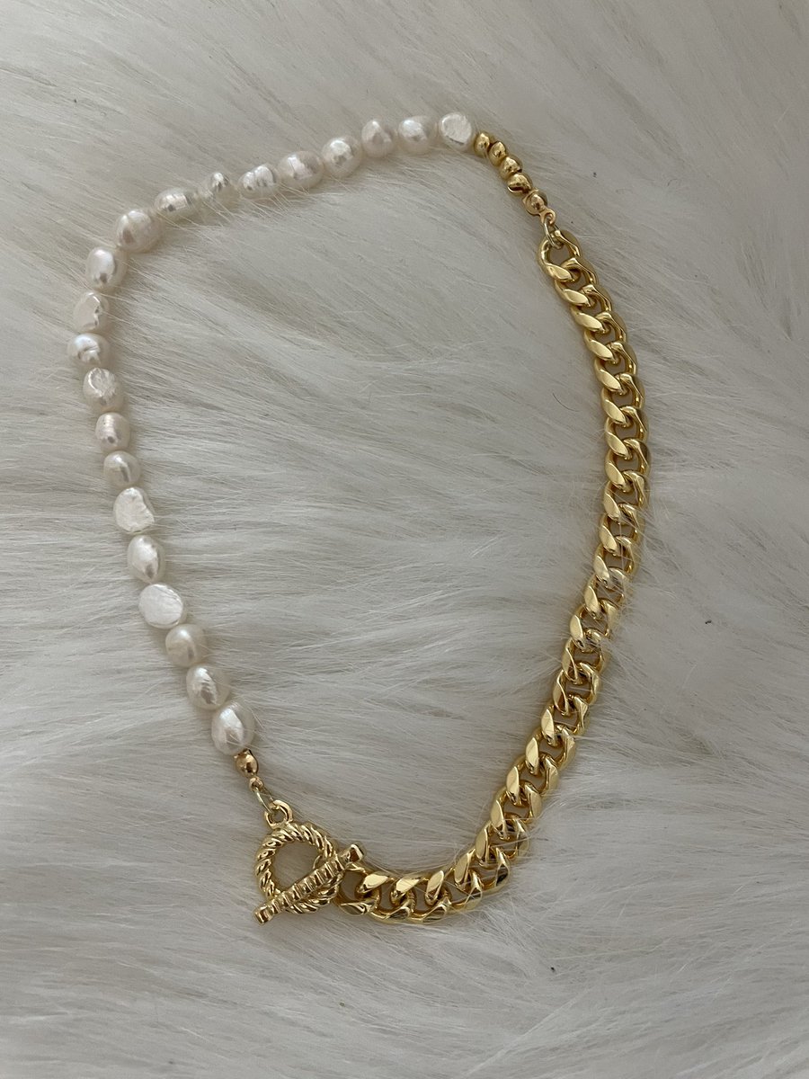ROSIER_Jewelry's tweet photo. 18K Gold Plated Pearl Necklace🤍   - Fresh Water Pearl - 18k Plated Gold Stainless Steel - Smile Face charm - Toggle Clasp

🛍SHOP NOW
https://t.co/jFSDz5JPRY

#necklace #goldnecklace #pearlnecklace #goldjewelry #18kgold #ゴールドアクセ #パールアクセ https://t.co/AuFLwI3RvV