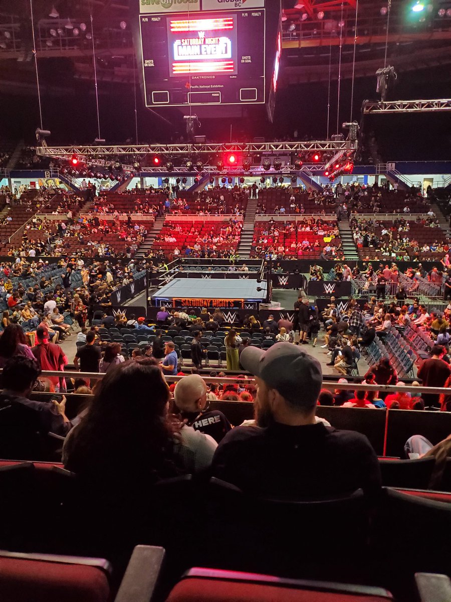CalebAlexader's tweet photo. #WWEVancouver https://t.co/UiKFmk42e2