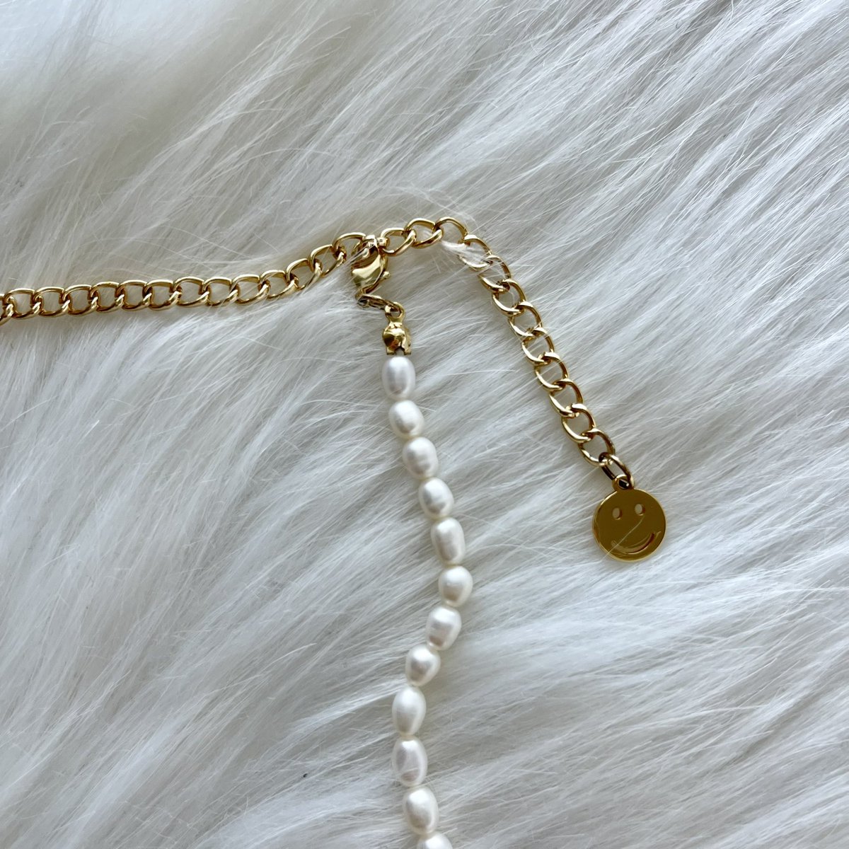 ROSIER_Jewelry's tweet photo. 18k Gold Plated "Curb Link Chain × Fresh Water Pearl" Necklace❤️   - Fresh Water Pearl - 18k Plated Gold Stainless Steel - Smile Face charm 

🛍SHOP NOW
https://t.co/fGQRFsoFN1

#necklace #goldnecklace #pearlnecklace #goldjewelry #18kgold #ゴールドアクセ #パールアクセ https://t.co/E4hrDhnary