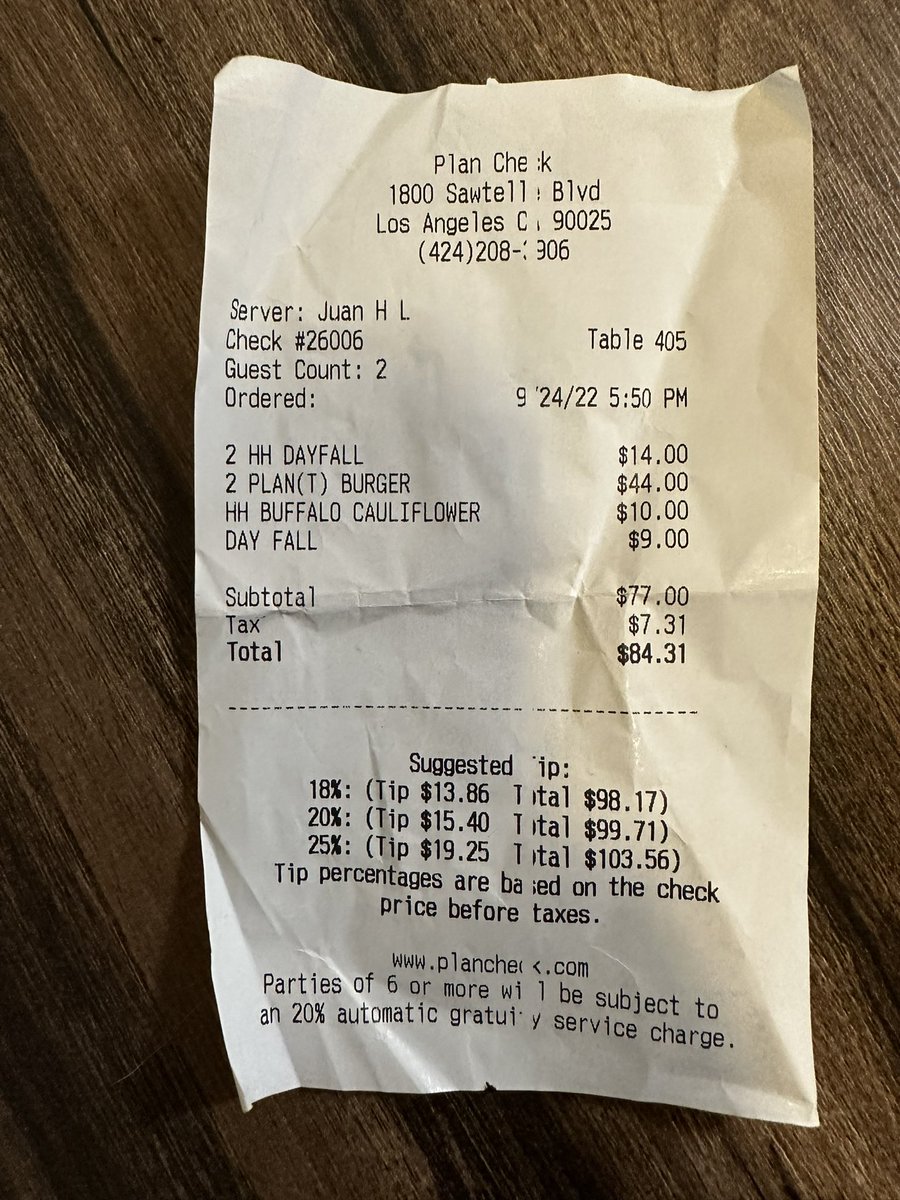 FranAisa's tweet photo. 3 beers + 2 sad burgers + side dish = $84.31 + 18% -> $98.17. LA math (: https://t.co/QUYugsM5wx