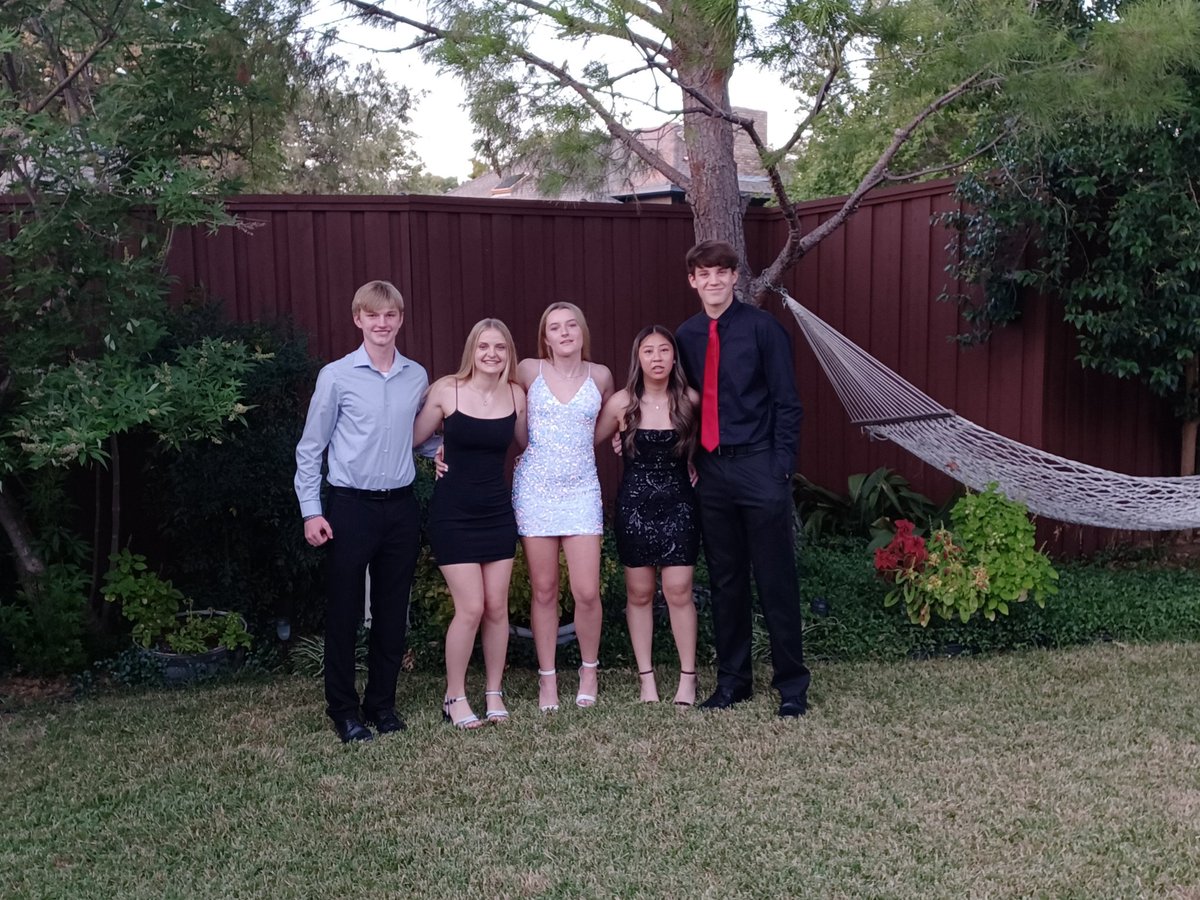 safetysarah1985's tweet photo. Homecoming fun!! Thankful for these kids!! #kentrocks @KentCardinals https://t.co/9f3ohhio8f