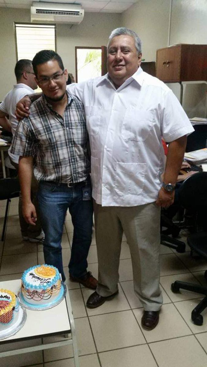 caltinoco5's tweet photo. @YaderMorazan @CNNEE #PoderJudicial te formaron y te dieron oportunides, tuvistes tanto pero tanto tiempo coyoteando, el sabor del poder y ahora salis como el gran "Jurista" acribillando a la institucion que por años te sirvio y te servirles, nunca en años viste nada Shakiro Que verguenza, Que verg.. https://t.co/rlVsuJpBwZ