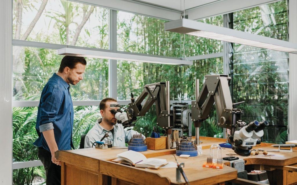 JulieTheCranky's tweet photo. Today's choice for the #DesignerSeries is David Michael & Co, Australian twins David and Michael who don't seem in a rush to share their full names. Okay. #JewelWatch https://t.co/3YF6M6Ueyh