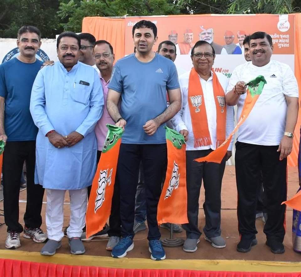 kamlesh_mirani's tweet image. આજરોજ રાજકોટ શહેર યુવા ભાજપ દ્વારા #RunForDevelopment મેરેથોન યોજાય હતી.