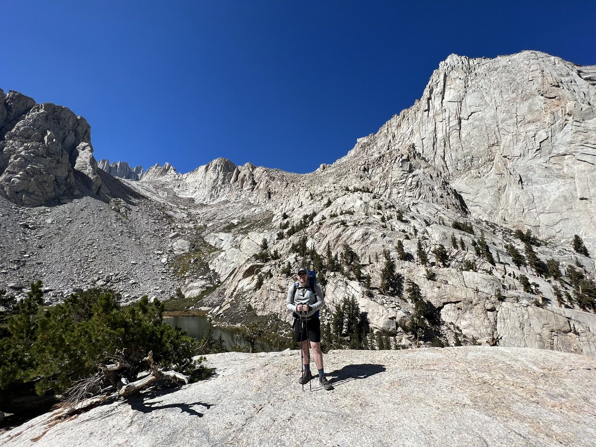 HanyClaps tweet media