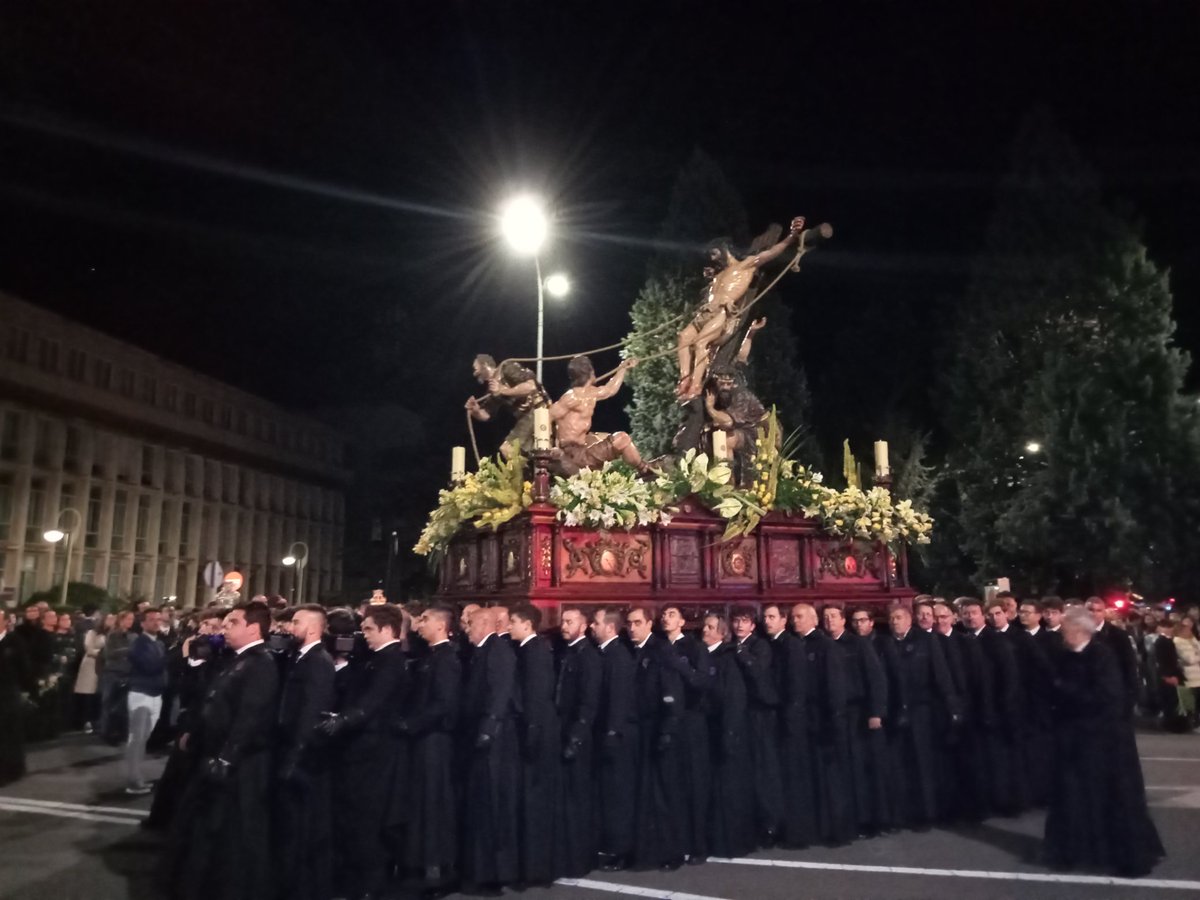 [00:12] La Exaltación entra en Santa Nonia, finalizamos de esta manera nuestra participación en la procesión extraordinaria con motivo del <a href="/33encuentroleon/">33 Encuentro Nacional de Cofradías León 2022</a> 
#SomosNazarenos
