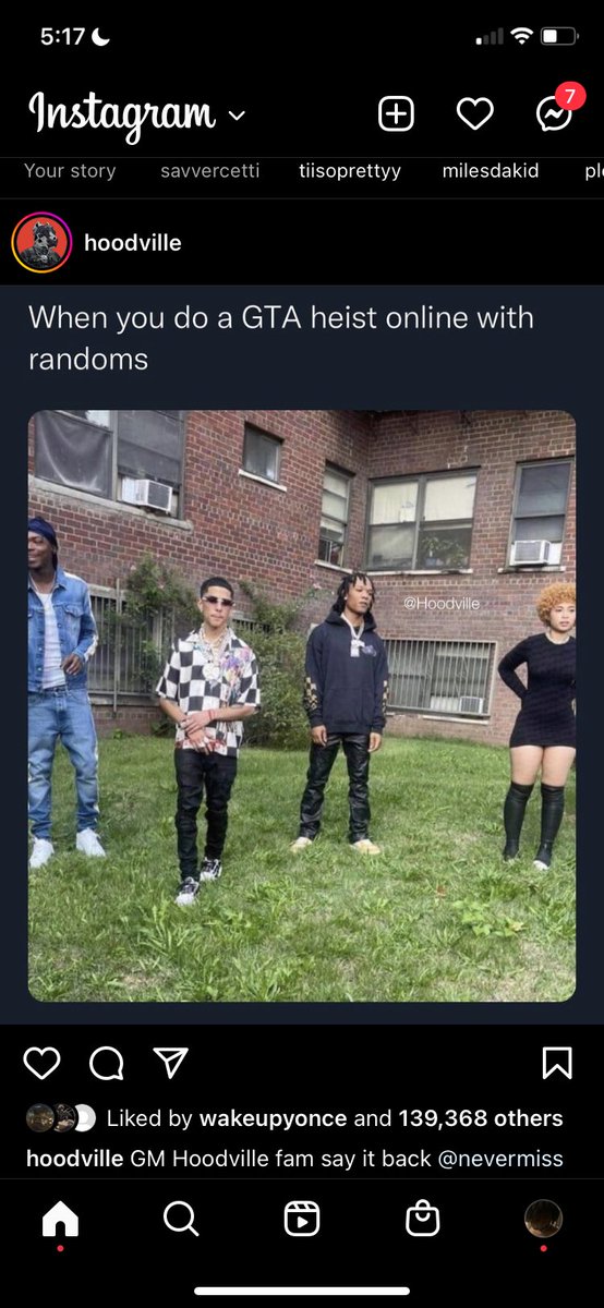 SheLuvBlo's tweet photo. @Banqoz hoodville stole ur tweet bro https://t.co/7XVizoGGUc