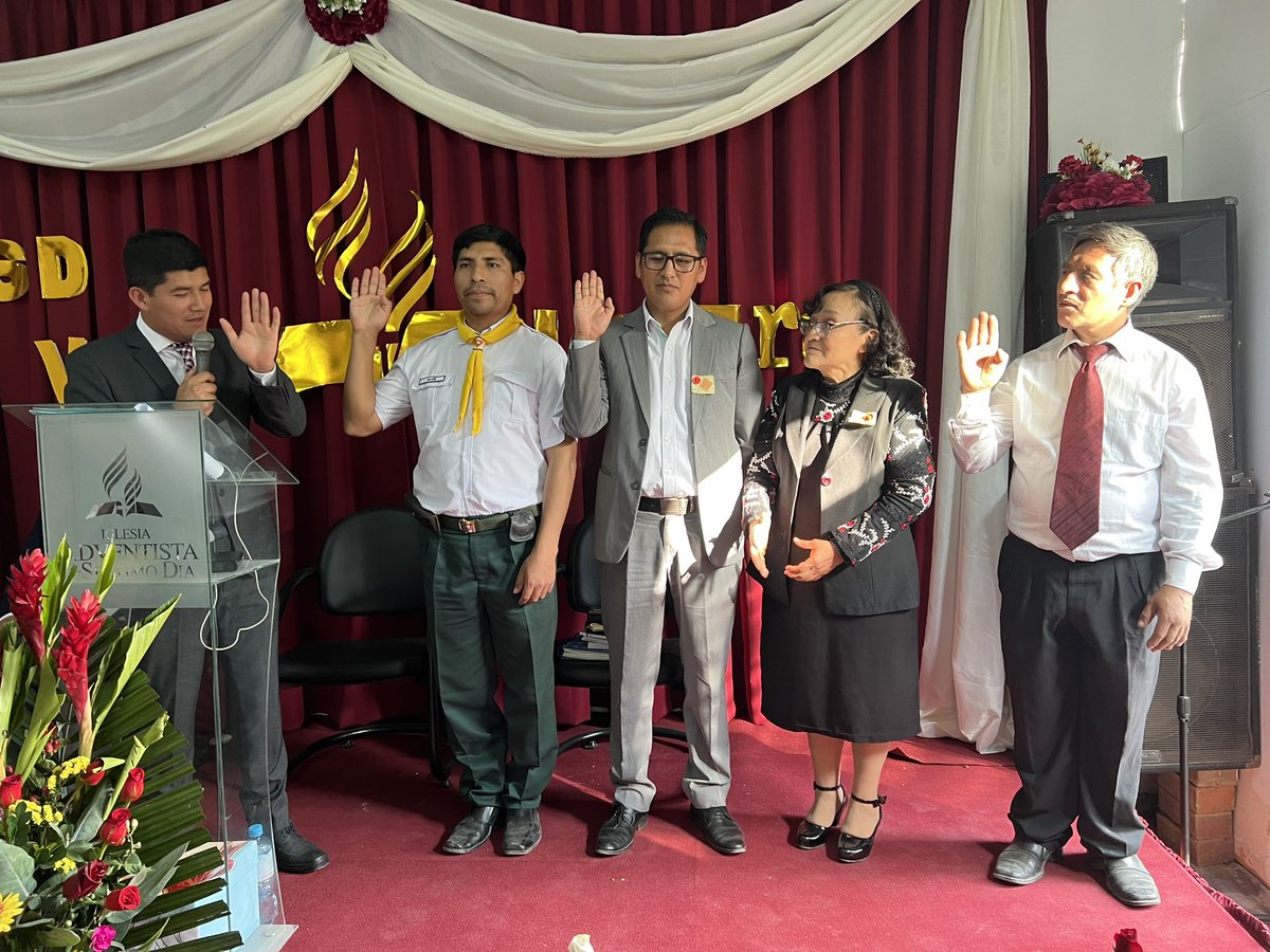 AdventistasAPCE's tweet photo. Damos gracias a Dios porque hoy se inaugura la iglesia Villa la Era del #DMElInti para su gloria y honra, personas entregadas a la causa de llevar el evangelio a todo aquel que le rodea. #PlantiodeiglesiasAPCE #RID https://t.co/uq3Gn5NlGo