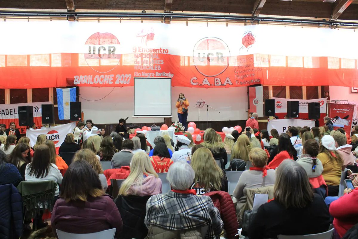 MSoleCarrizo's tweet photo. 9⁰ Encuentro Nacional de Mujeres Radicales.
¡Qué lindo volver a encontrarnos! Debemos trabajar en un proyecto de partido federal, equitativo, inclusivo y con visión de poder. ¡Tenemos muchos desafíos por cumplir, adelante radicales!
#ENMR #40dconstruyendociudadanía https://t.co/lvFMoUk3qj