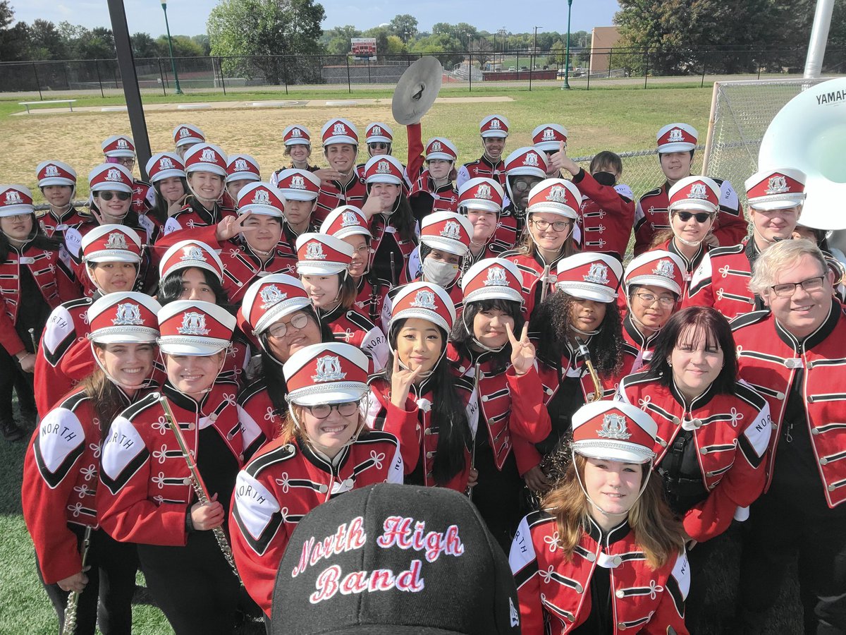 MrAHammerman's tweet photo. Our turn for halftime with the #SpotifyWrapUp
Incredibly proud of how the students performed on the field and in the stands today. Great way to spend a Saturday! #622Proud #BecauseMusic #SelfieWithTheBand #Support622Arts #MusicInTheOutdoors https://t.co/PykwmDfAE8