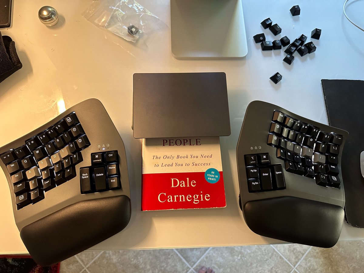 aloutfi's tweet photo. Finally got my Kinesis Advantage 360 Pro yesterday. I'm very much enjoying the GitHub Actions workflow for key mappings and being able to center my trackpad. Thank you @kinesisergo! 🎉 https://t.co/pnkBHWBArv