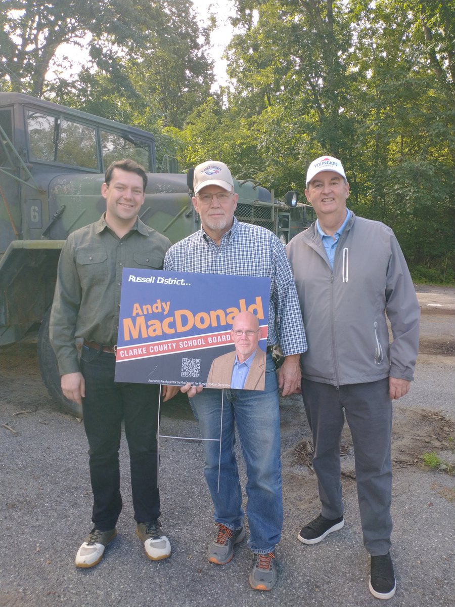 JamesBergidaVA's tweet photo. Saturday is for the doors! Let's elect Andy MacDonald to Clarke County School Board!

#ParentsMatter #SaturdayIsForTheDoors #ClarkeCountyVA https://t.co/grnqhboEVr