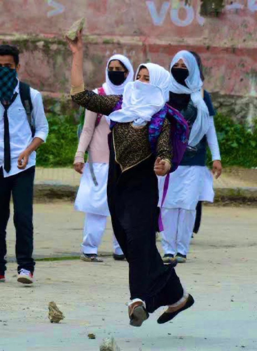 bikoo1999's tweet photo. @AlinejadMasih @jihadwatchRS While  in India Muslim girls protesting to wear Hijab in school against uniform. Muslims took it to Supreme Court for right wear hijab?? Religion changes by the moment. @MSNBC @mehdirhasan supports hijab. Now silent. https://t.co/aTeKJpeQBn