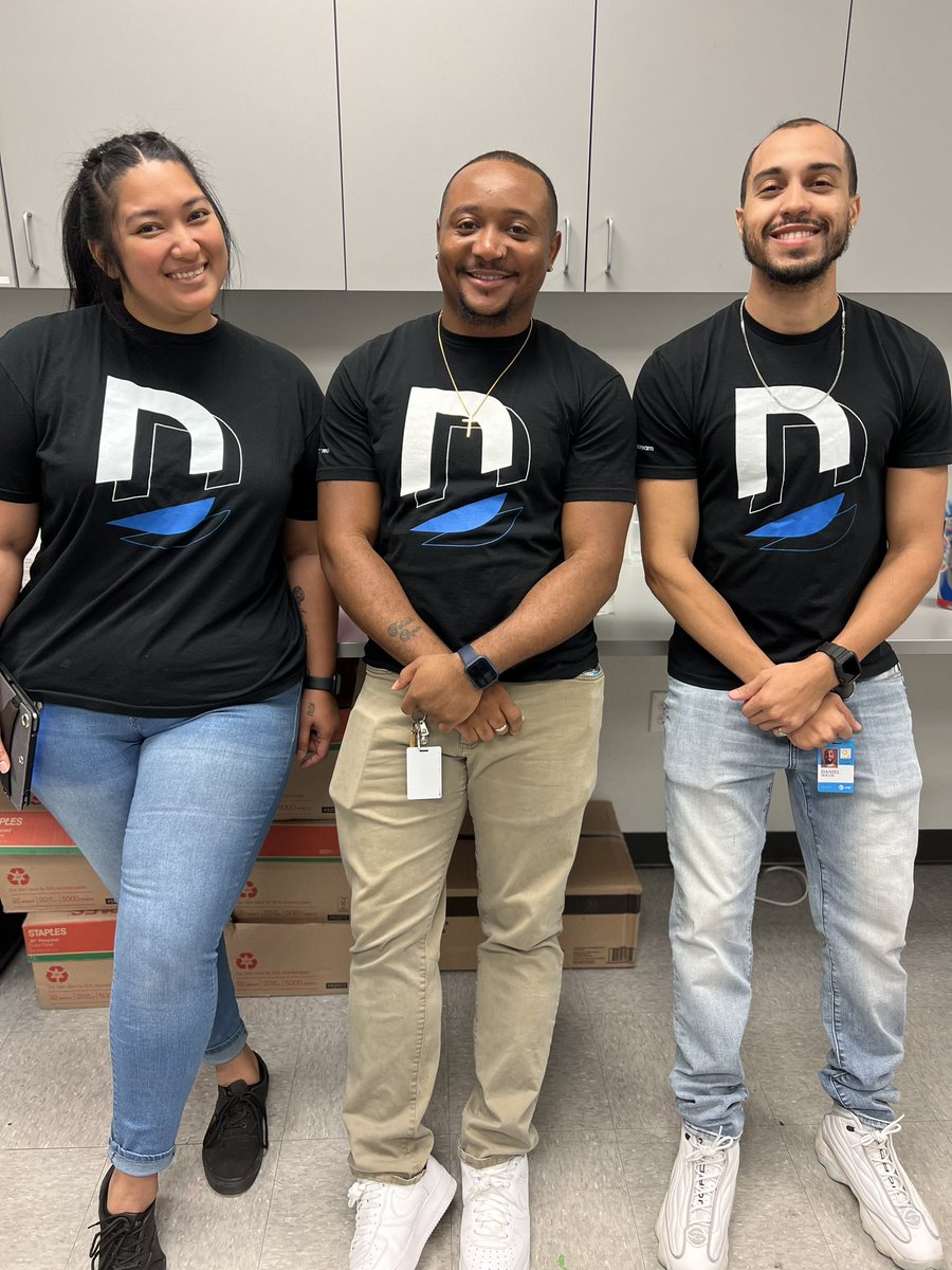 curtisjASM's tweet photo. Team New Llano!!! #directvstream https://t.co/YP1NZofWu0
