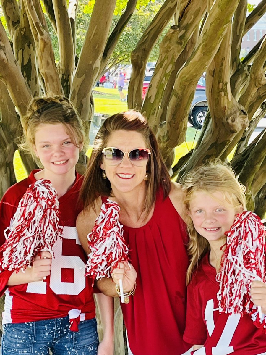 ChrisMurdog's tweet photo. In T-town with my girls! Life is good today! https://t.co/S7UDh55yZl