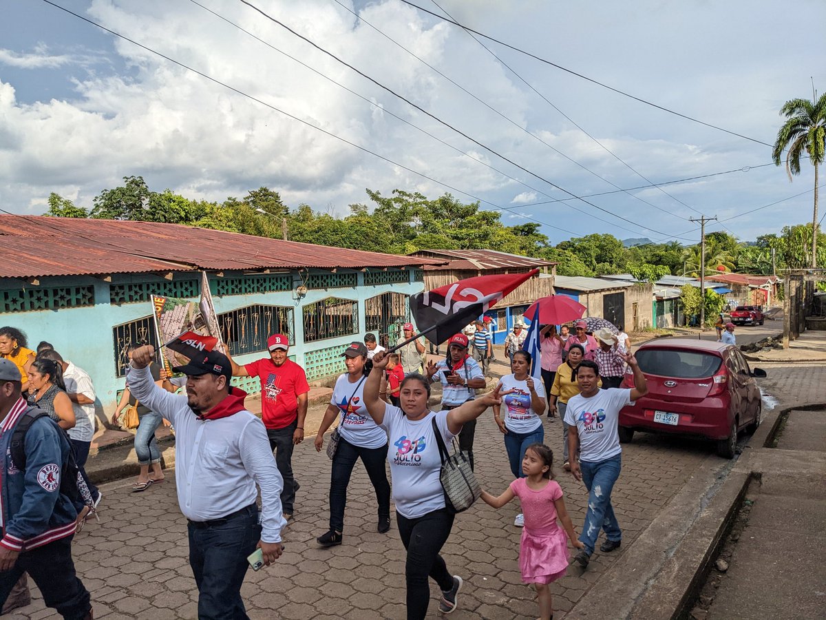 RedComElAyote's tweet photo. Caminata Hay Patria, Hay Paz en el municipio de #ElAyote #PatriaBenditaYLibre  #Nicaragua https://t.co/GSllL18N7L
