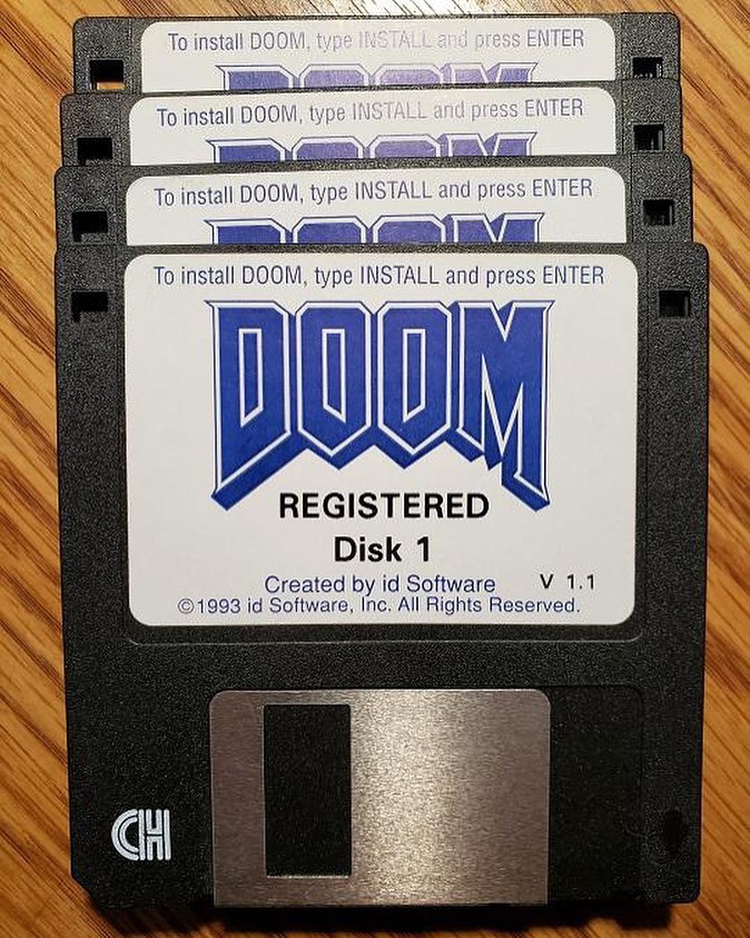 RetroTechDreams's tweet image. Doom on diskette (1993) #doom