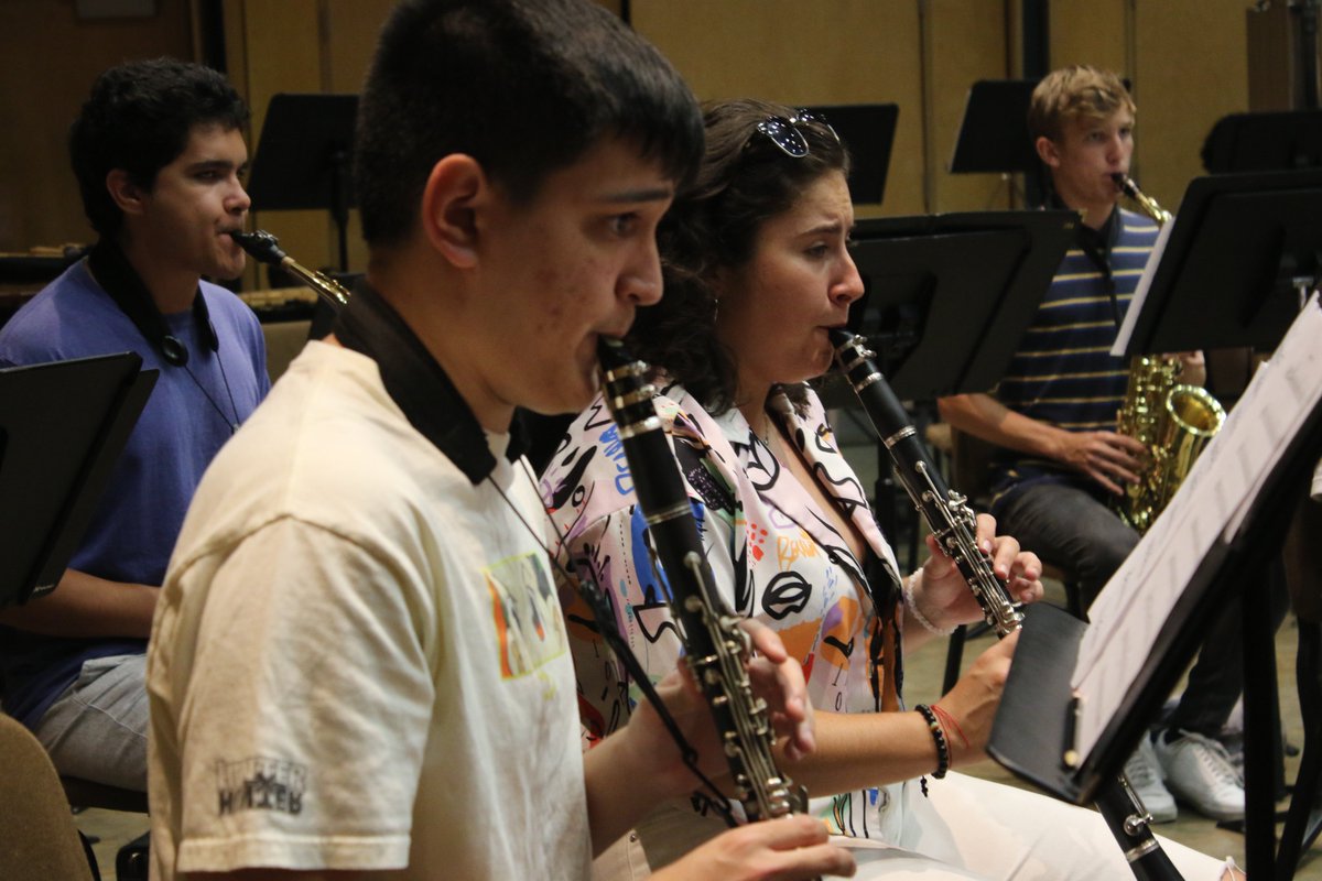 CSUFMusic's tweet photo. #CSUFSymphonicWinds Rehearsal #CSUFMusic #CSUF #music #musicmajorlife https://t.co/cWIvpxe3NO