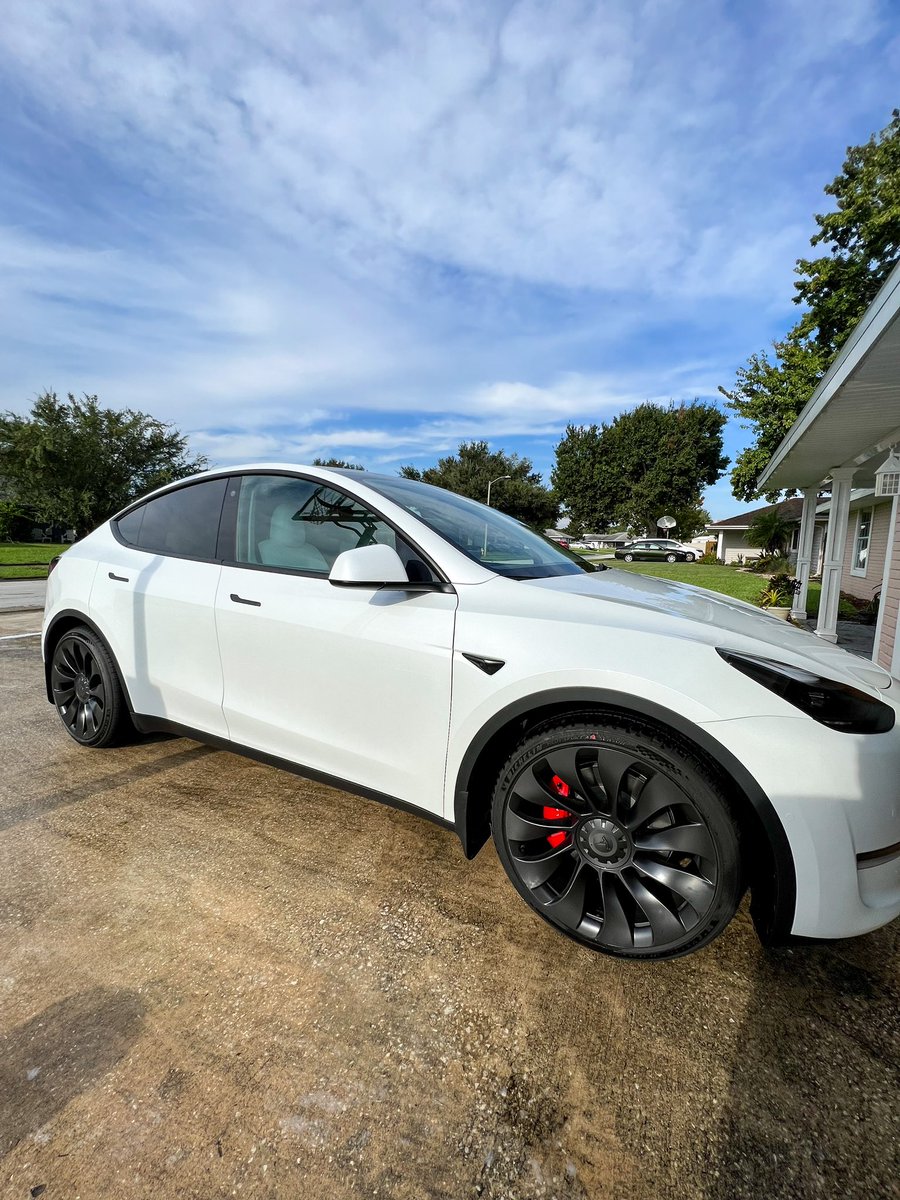 TyCanFlyy's tweet photo. @BeardedTesla @Tesla https://t.co/zZuHMUQnbd