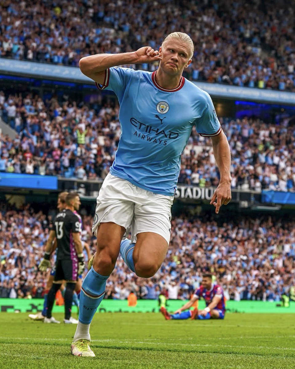 ActuFoot_'s tweet photo. Le football paraît si simple pour Erling Haaland. ⚽️🤯

Salzbourg : 29 buts en 27 matches.

Dortmund : 86 buts en 89 matches.

Manchester City : 14 buts en 10 matches. 

Norvège : 21 buts en 22 matches. https://t.co/230r8GtTxg