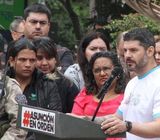 AugustoFlecha's tweet photo. Gran diferencia jajajaaj https://t.co/o9yg7cCCy9