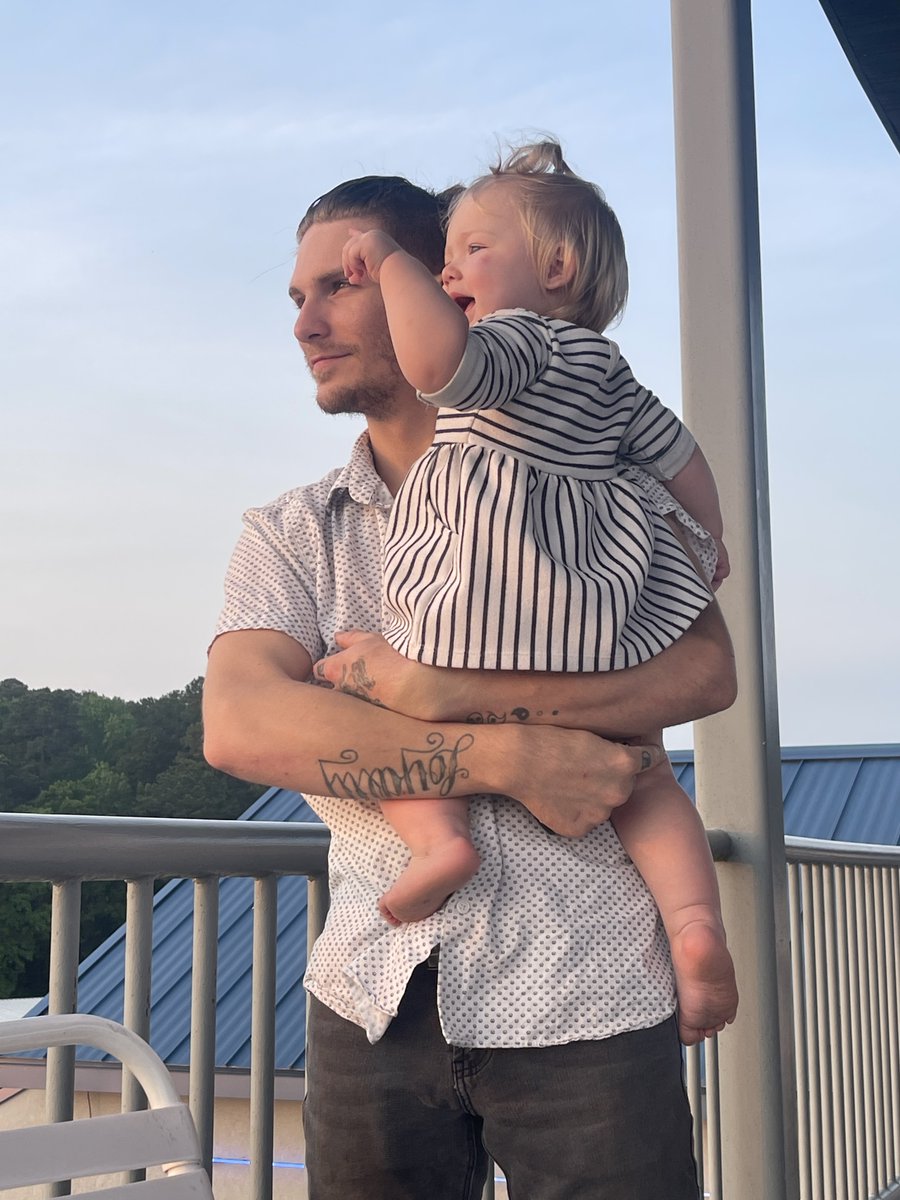 caseyxchristine's tweet photo. @pulte its my boyfriend and father of my child’s birthday today. i lost my job so sadly we cant do anything. I would love a little money so i can take him to a nice dinner. $cchristinex anything helps https://t.co/t1rXGb20T7