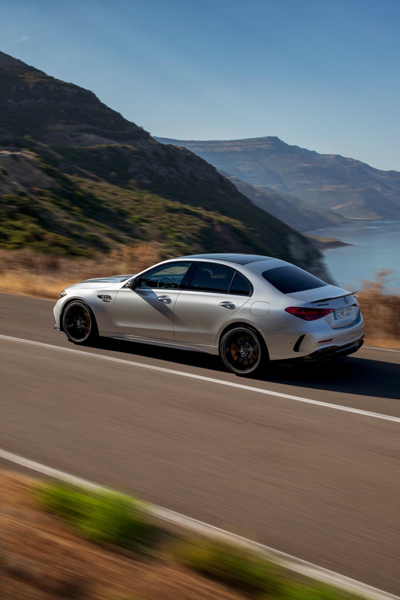 motoresapleno's tweet photo. #MercedesAMGC63SEPerformance: El inicio de una nueva era. #motoresapleno #industria #MercedesAMG #C63SEPerformance #MercedesBenz
https://t.co/UdfBRXP0SJ https://t.co/r9tevzc9BR