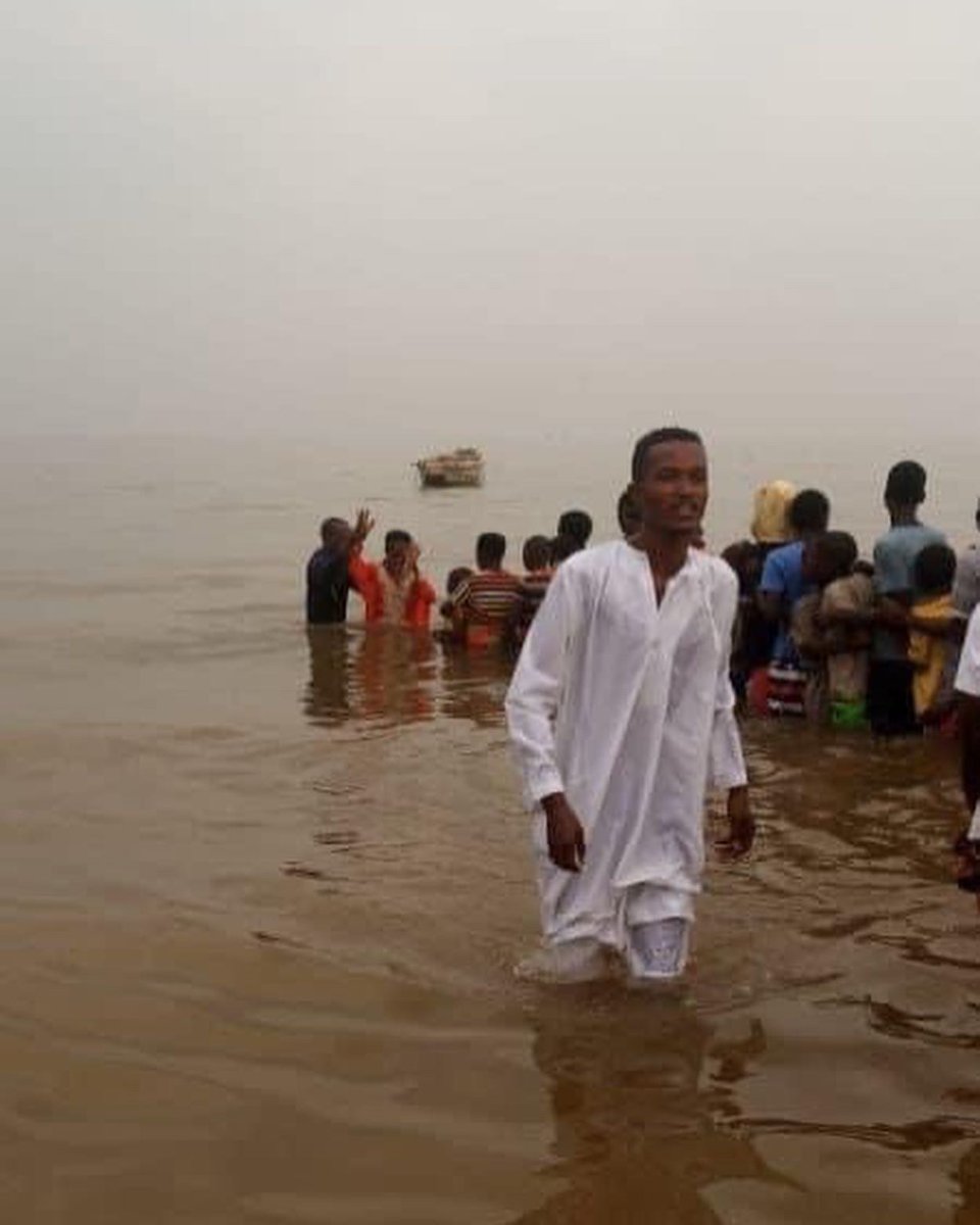 TruthofGod1's tweet image. We had a wonderful time here in Burundi and the first day we baptized 166 people in Bujumbura. Yesterday, we baptized 58 people in Makamba province. 

In total, 224 were baptized in Burundi.
