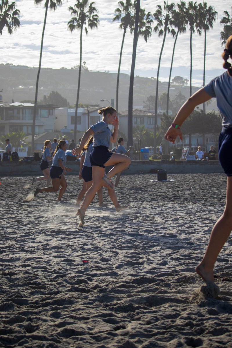 If you’re gonna workout, make it a beach one 🤩

#GoTritons 🔱