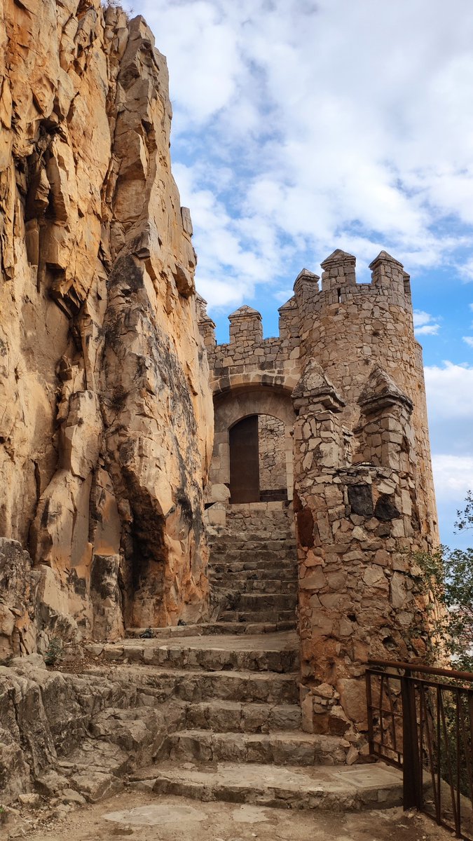 miguel_hermosa's tweet photo. #almansa #albacete. #castillodealmansa https://t.co/KGBl1Wuc3w