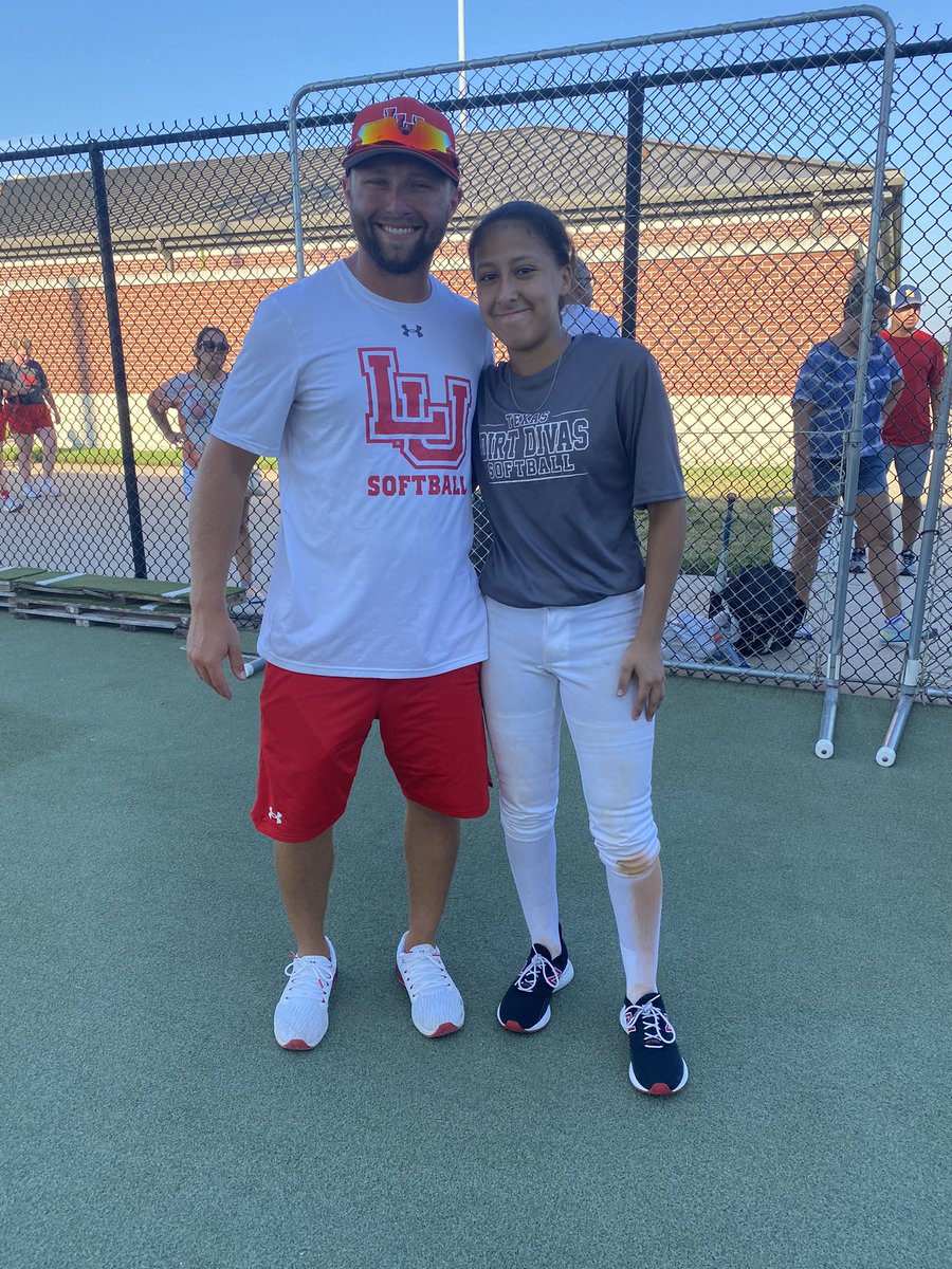 liarojas005's tweet photo. Had an amazing time the @LamarSoftball camp today!!! Thank you for the good feedback!! @CoachMcKenneyLU @anthony_aresco @AmyHooks10 https://t.co/I6nfjGnp5x