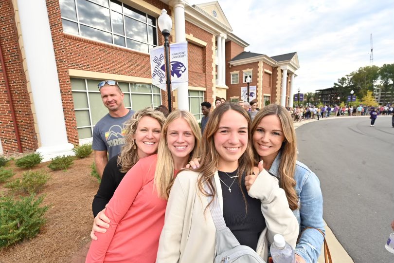HighPointU's tweet photo. A free carnival⁉️We can't think of a better way to kick off the #HPUFamilyWeekend concert! PantherPalooza was amazing! Up next: Chris Lane and DANCING DREAM: ABBA Tribute Band take the HPU Qubein Center stage! 🎶🎤 #HPU365 https://t.co/GETsuOW54B