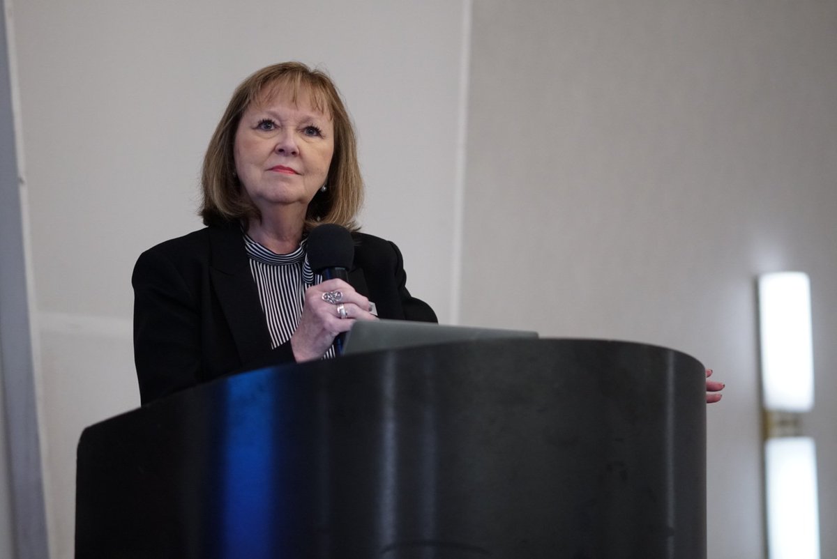 MathEdnet's tweet photo. Day 2 of #ASSM22 continues with updates from our sister organizations, @NCTM and @MathEdLeaders, thanks to @TrenaWilkerson and @Dr_PaulGray. We're also taking time to hear perspectives of long-time members like Diana Kasbaum. https://t.co/Kim0pxLkoP