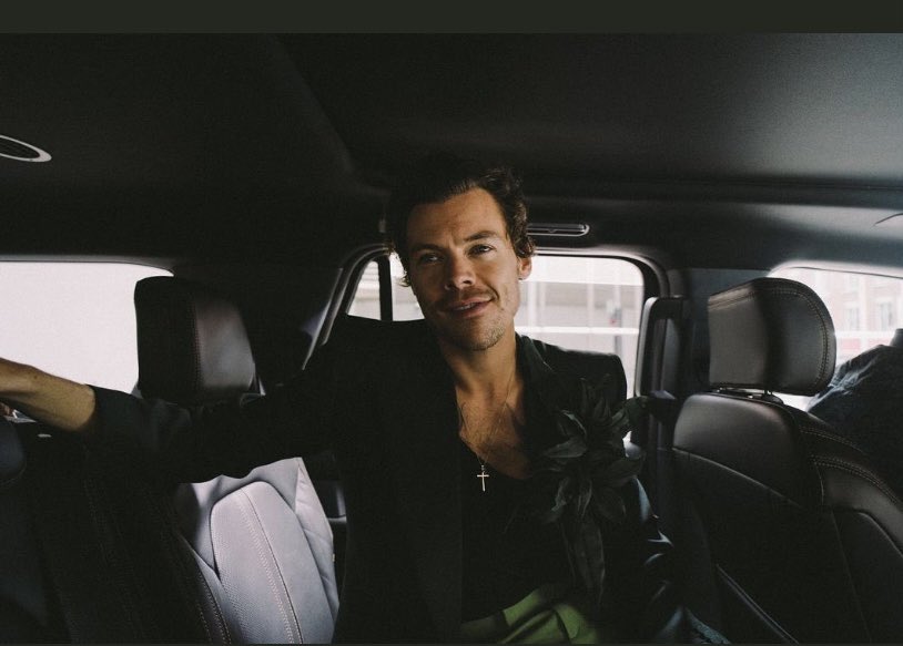 shcoup's tweet photo. Hello I’m selling my 2 Harry style’s tickets for 
Mon. Sep 26, Located@, 
Moody Center ATX, Austin, TX
Please HMU if you are interested 🥰
#Harrystyles
#HarryStylesLoveOnTour #HarryStylesLoveOnTourWarszawa https://t.co/S7ADkZHjsJ